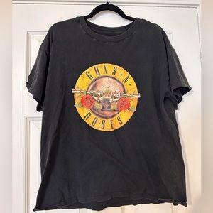 Distressed Guns n Roses Tee